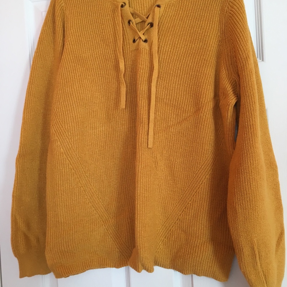 Yellow sweater - Picture 2 of 2